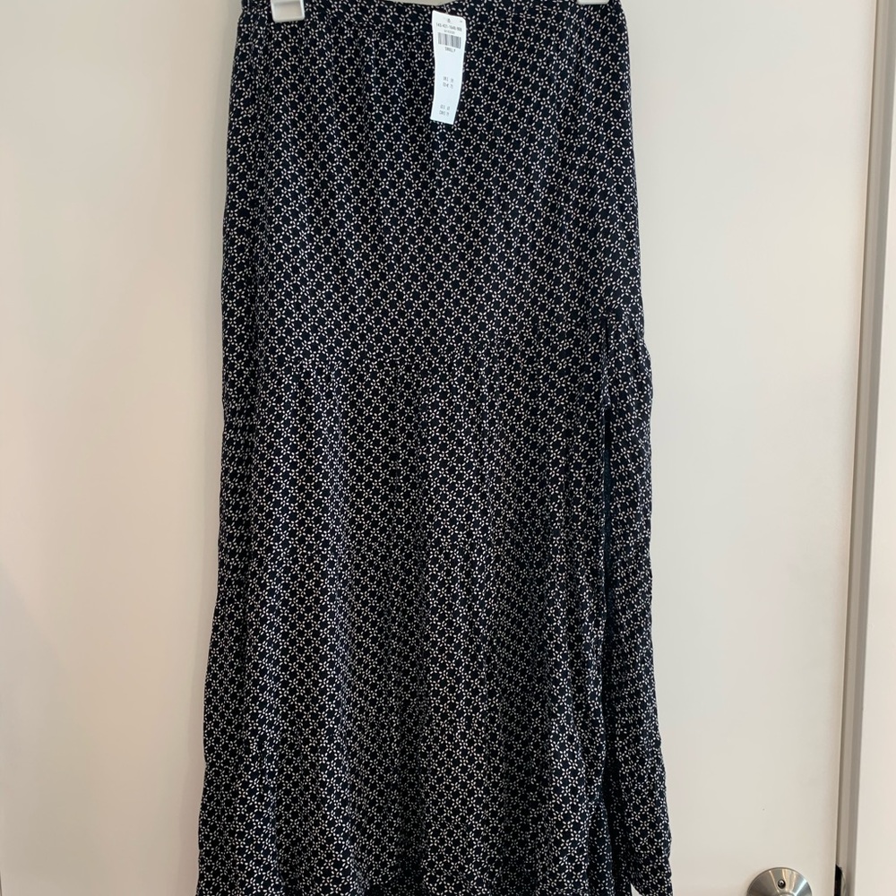 Full length slit skirt. SM